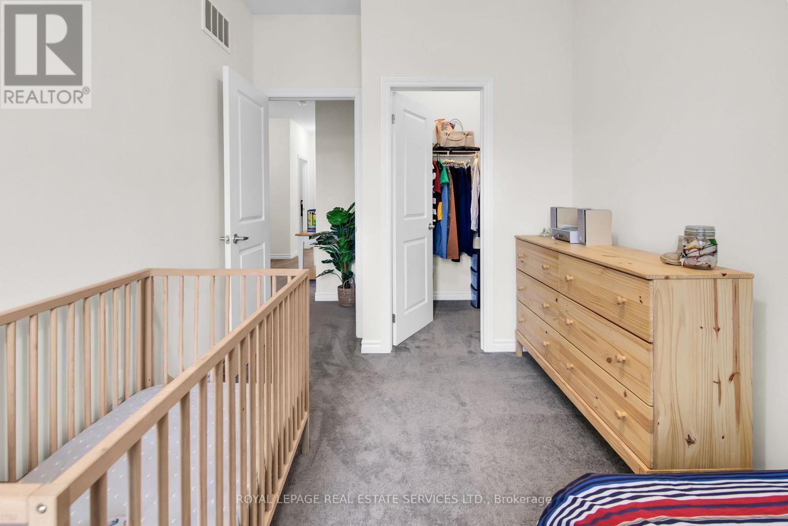 












1437 ALMONTE DRIVE

,
Burlington,




Ontario
L7P3W5

