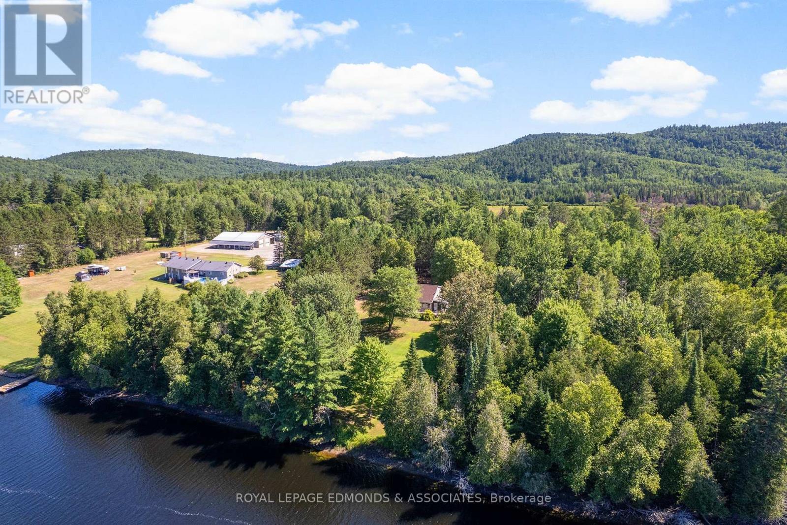 












36 CRESCENT DRIVE

,
Brudenell, Lyndoch and Raglan,




Ontario
K0J2E0

