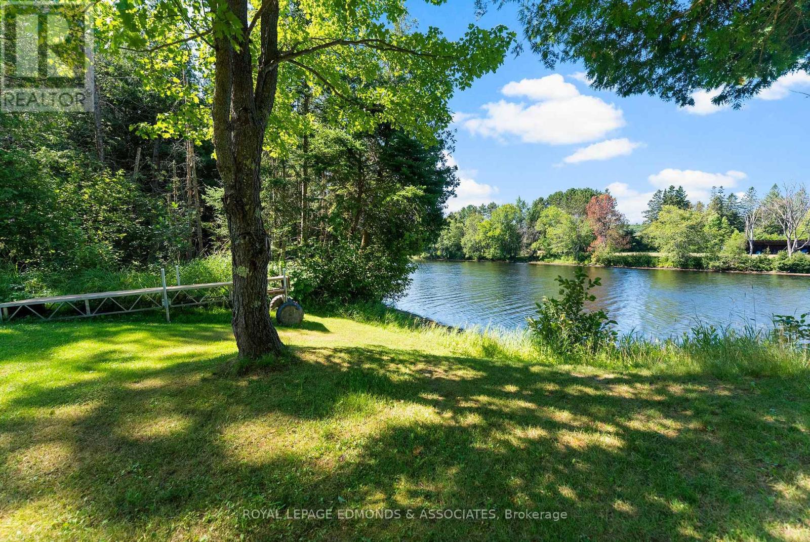 












36 CRESCENT DRIVE

,
Brudenell, Lyndoch and Raglan,




Ontario
K0J2E0

