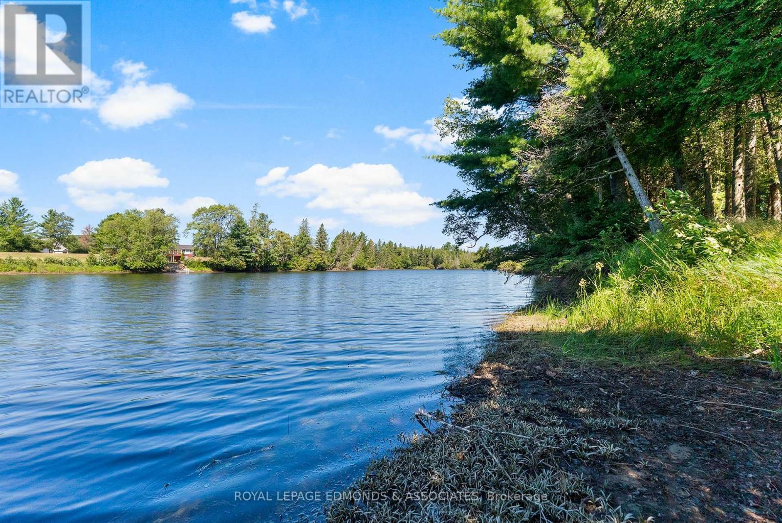 












36 CRESCENT DRIVE

,
Brudenell, Lyndoch and Raglan,




Ontario
K0J2E0

