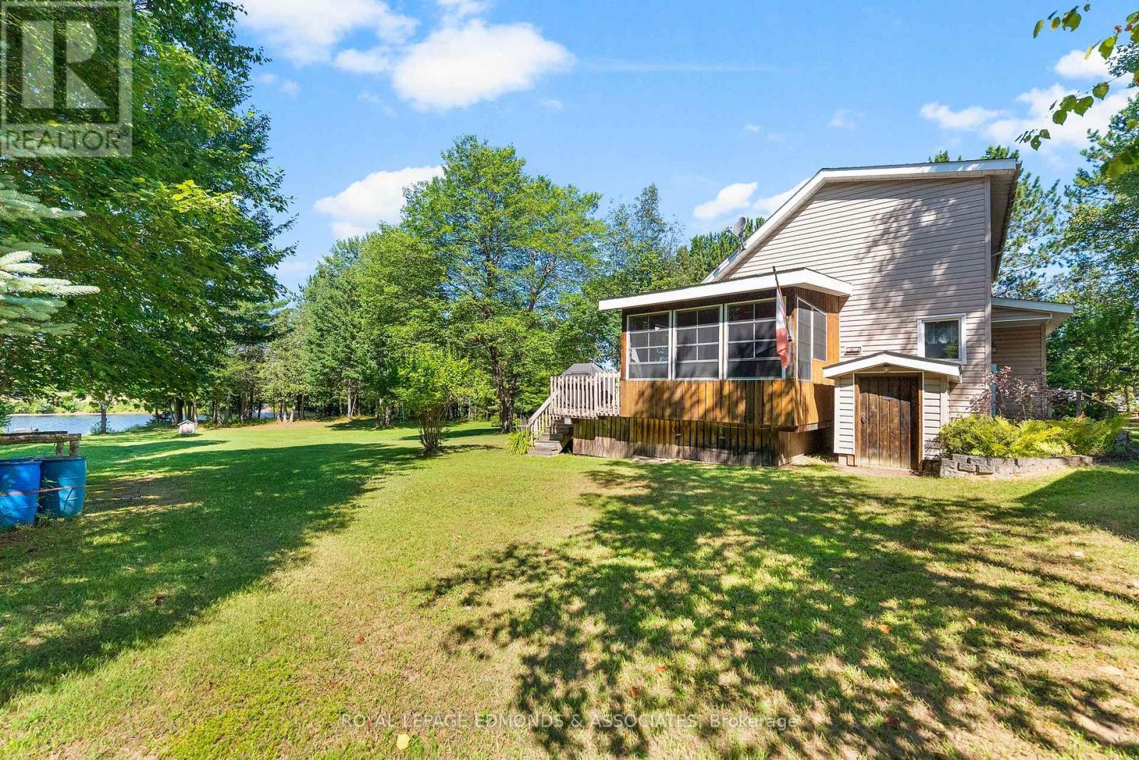 












36 CRESCENT DRIVE

,
Brudenell, Lyndoch and Raglan,




Ontario
K0J2E0

