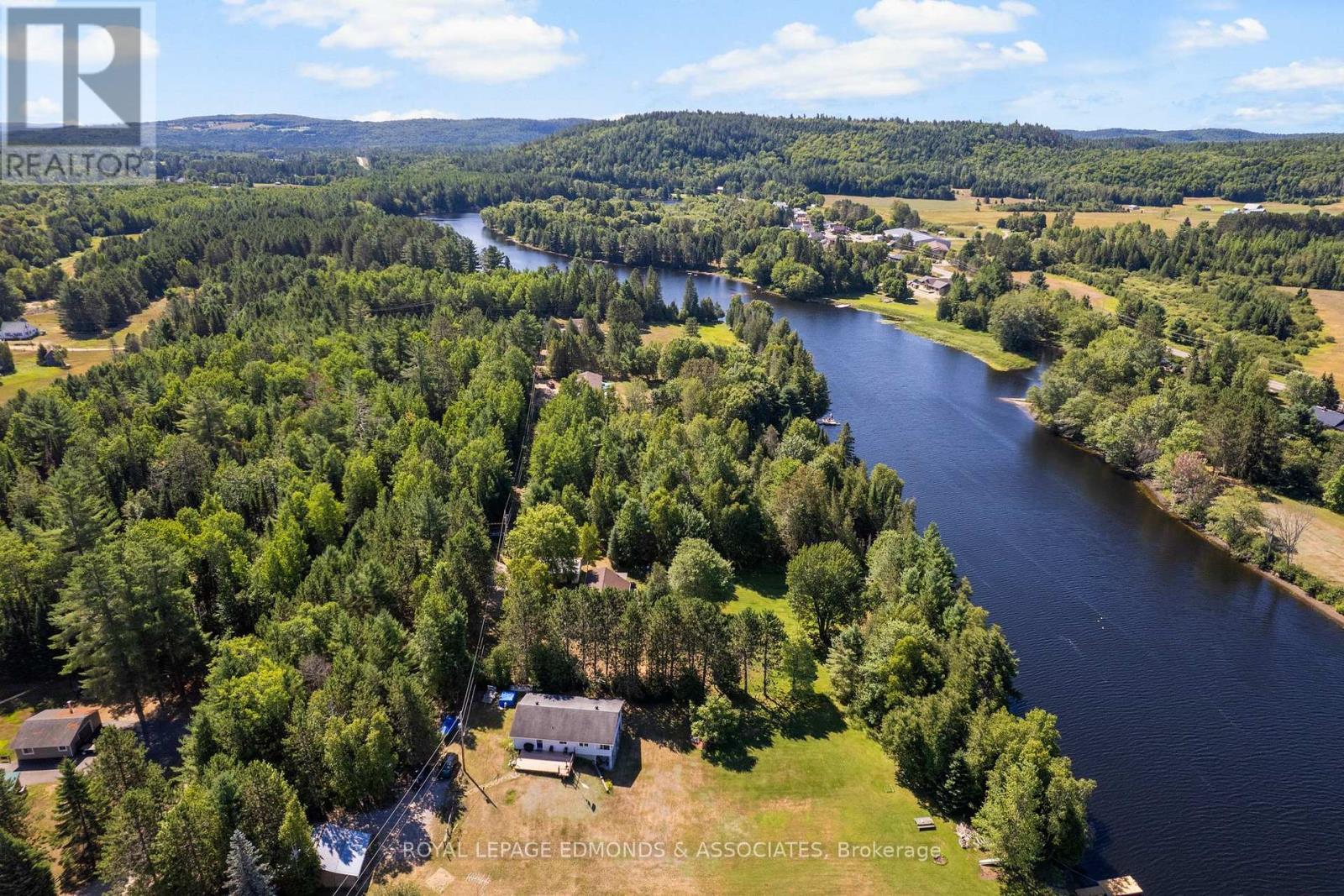 












36 CRESCENT DRIVE

,
Brudenell, Lyndoch and Raglan,




Ontario
K0J2E0

