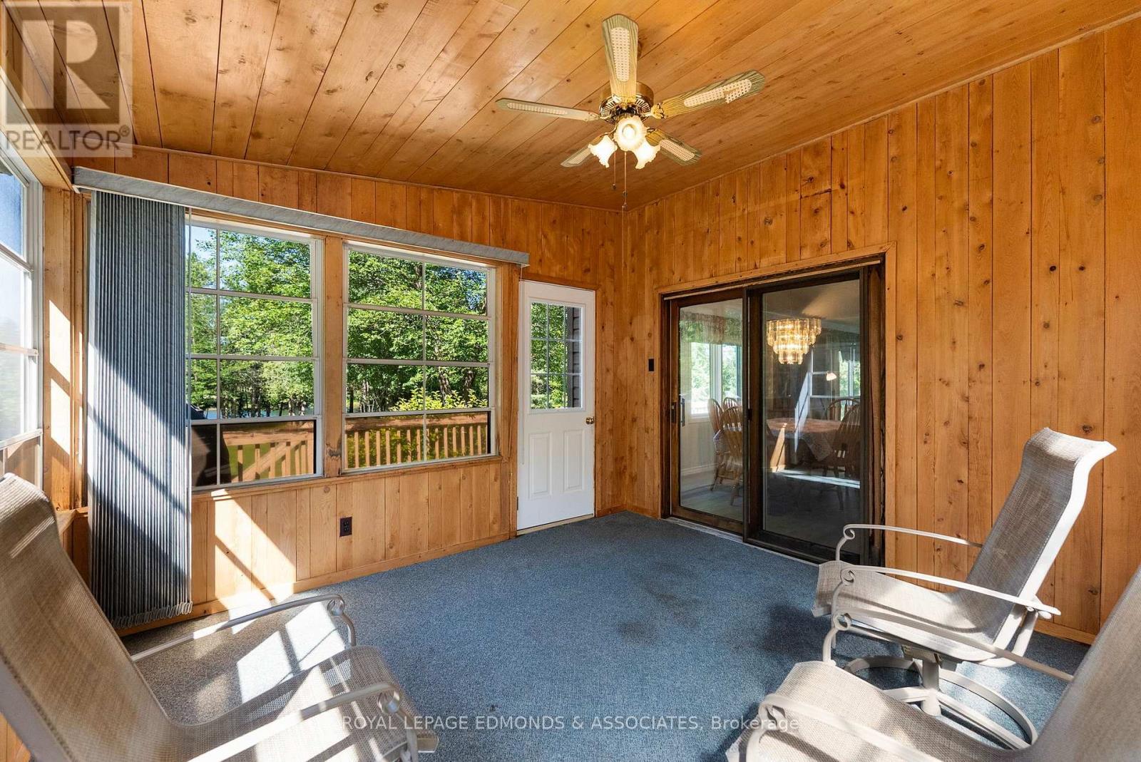 












36 CRESCENT DRIVE

,
Brudenell, Lyndoch and Raglan,




Ontario
K0J2E0

