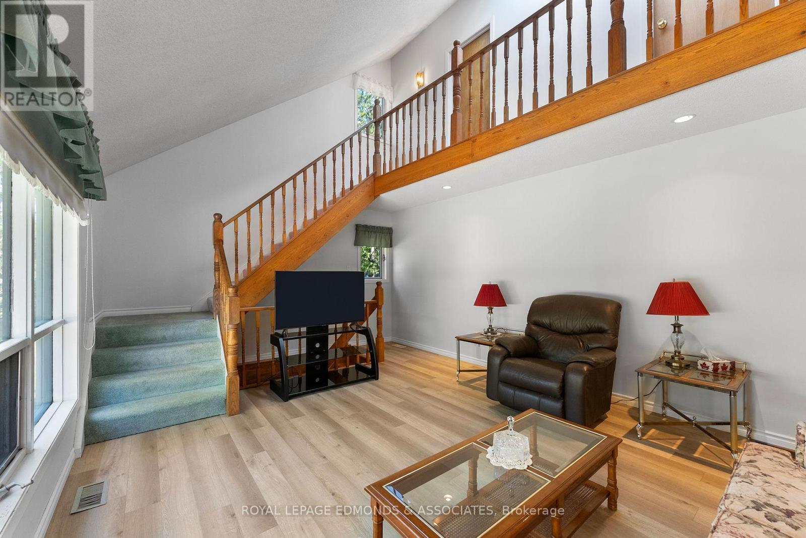 












36 CRESCENT DRIVE

,
Brudenell, Lyndoch and Raglan,




Ontario
K0J2E0

