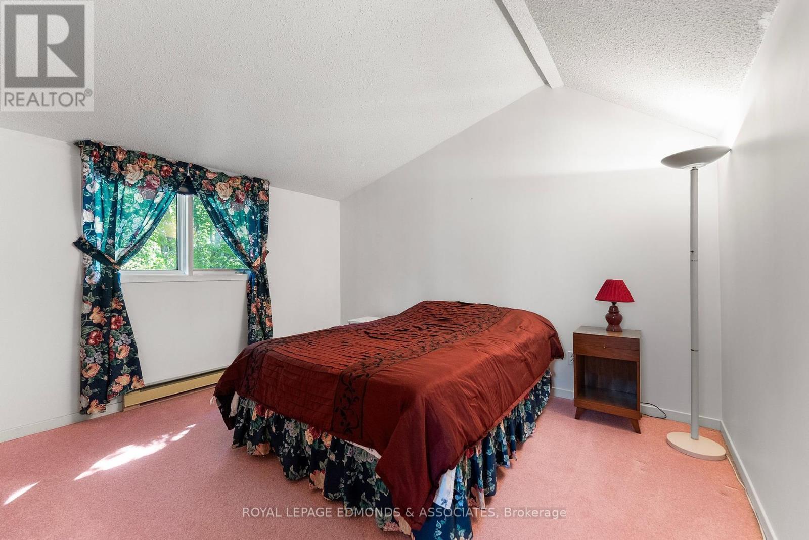 












36 CRESCENT DRIVE

,
Brudenell, Lyndoch and Raglan,




Ontario
K0J2E0

