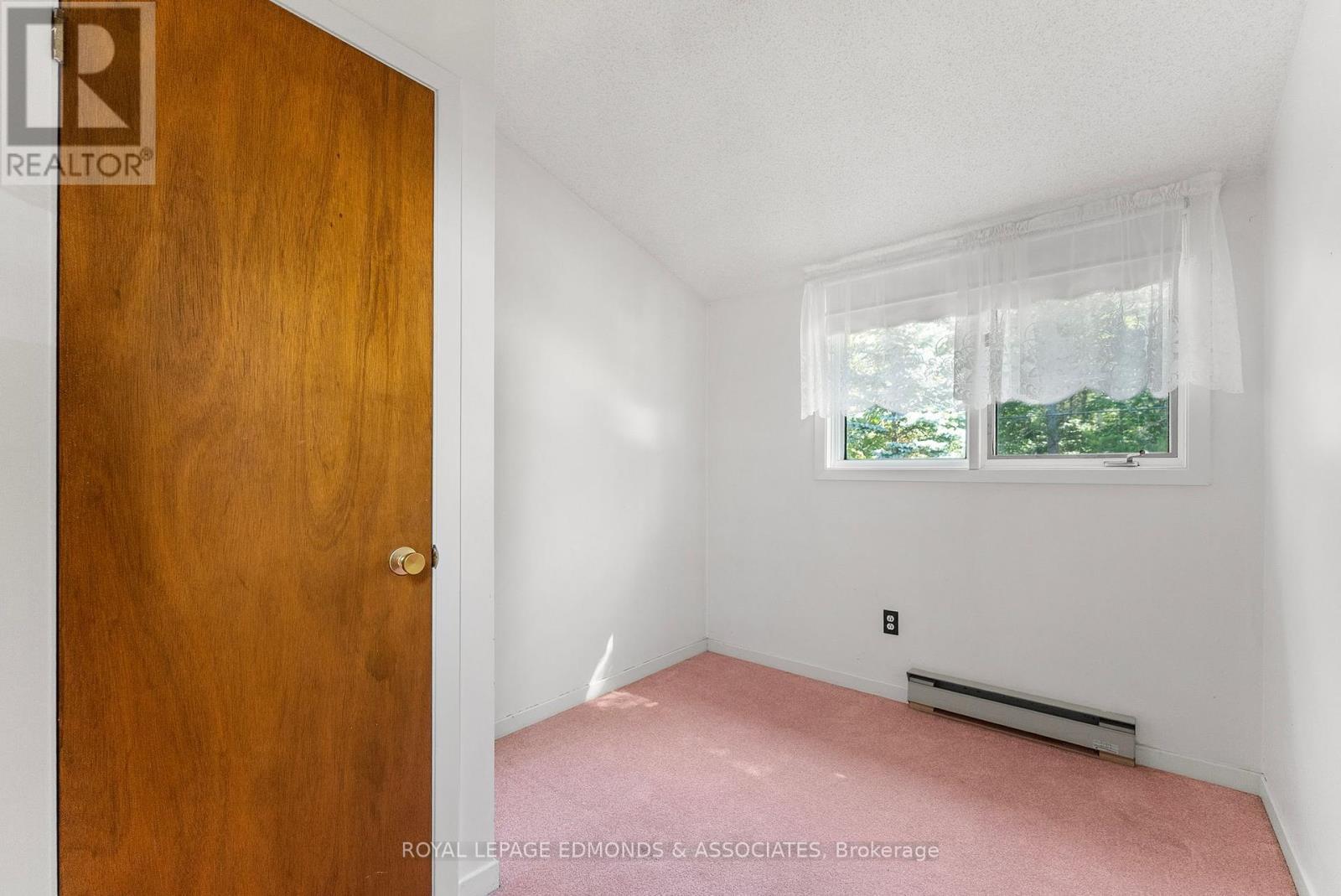 












36 CRESCENT DRIVE

,
Brudenell, Lyndoch and Raglan,




Ontario
K0J2E0

