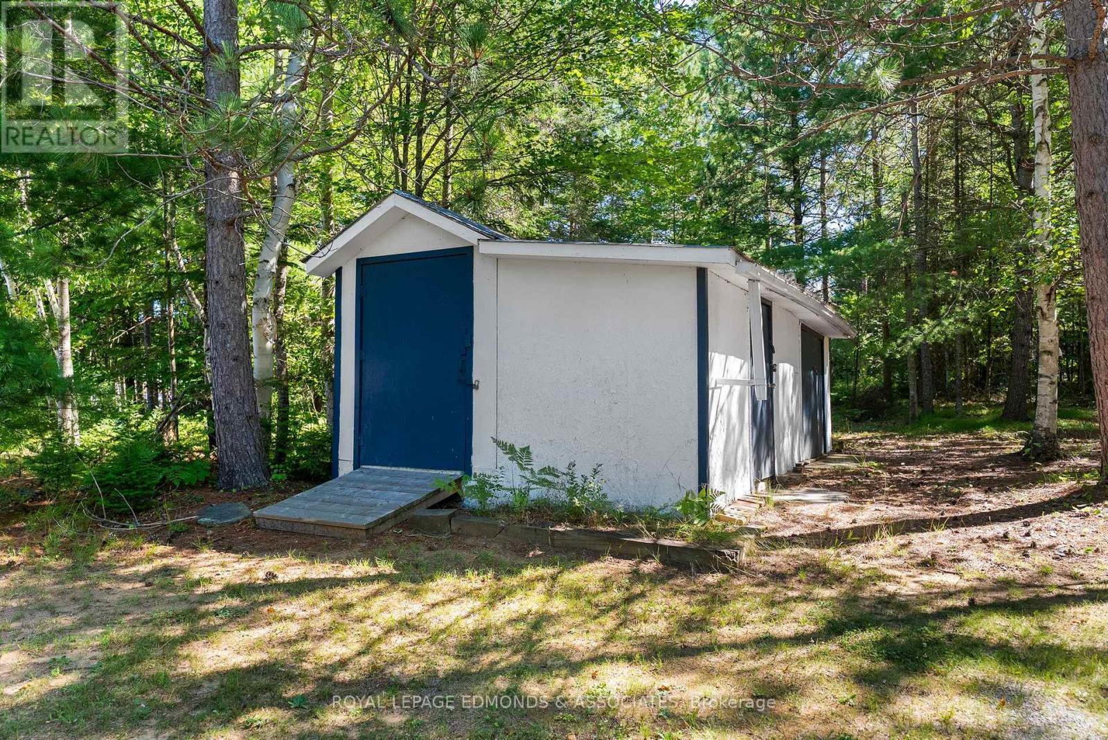 












36 CRESCENT DRIVE

,
Brudenell, Lyndoch and Raglan,




Ontario
K0J2E0

