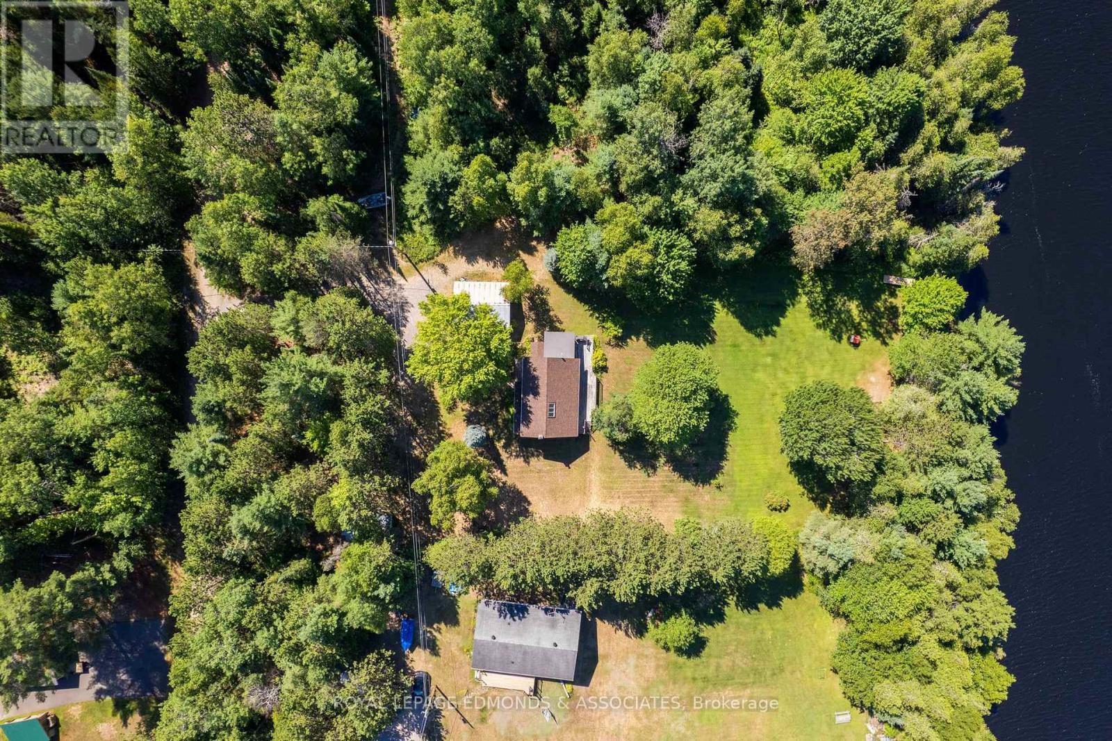 












36 CRESCENT DRIVE

,
Brudenell, Lyndoch and Raglan,




Ontario
K0J2E0

