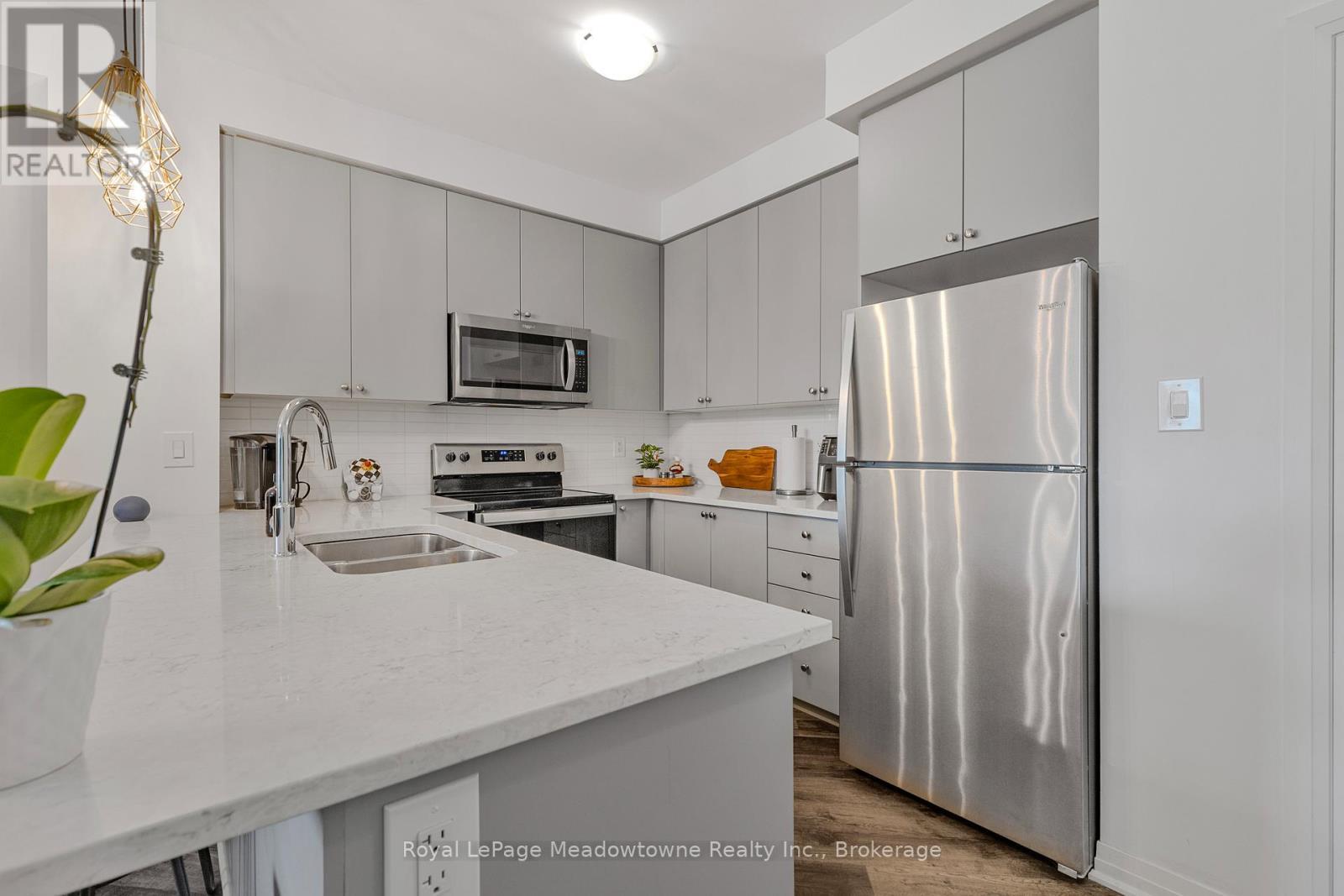 












324 - 610 FARMSTEAD DRIVE S

,
Milton (WI Willmott),




Ontario
L9T8X5

