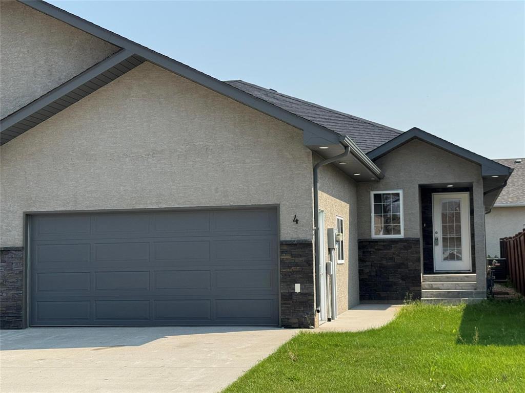 












4 Parkside Place

,
Steinbach,




Manitoba
R5G2A4


