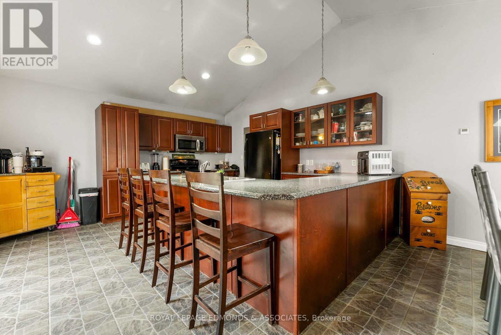 












428 TRAFALGAR ROAD

,
Pembroke,




Ontario
K8A5B5

