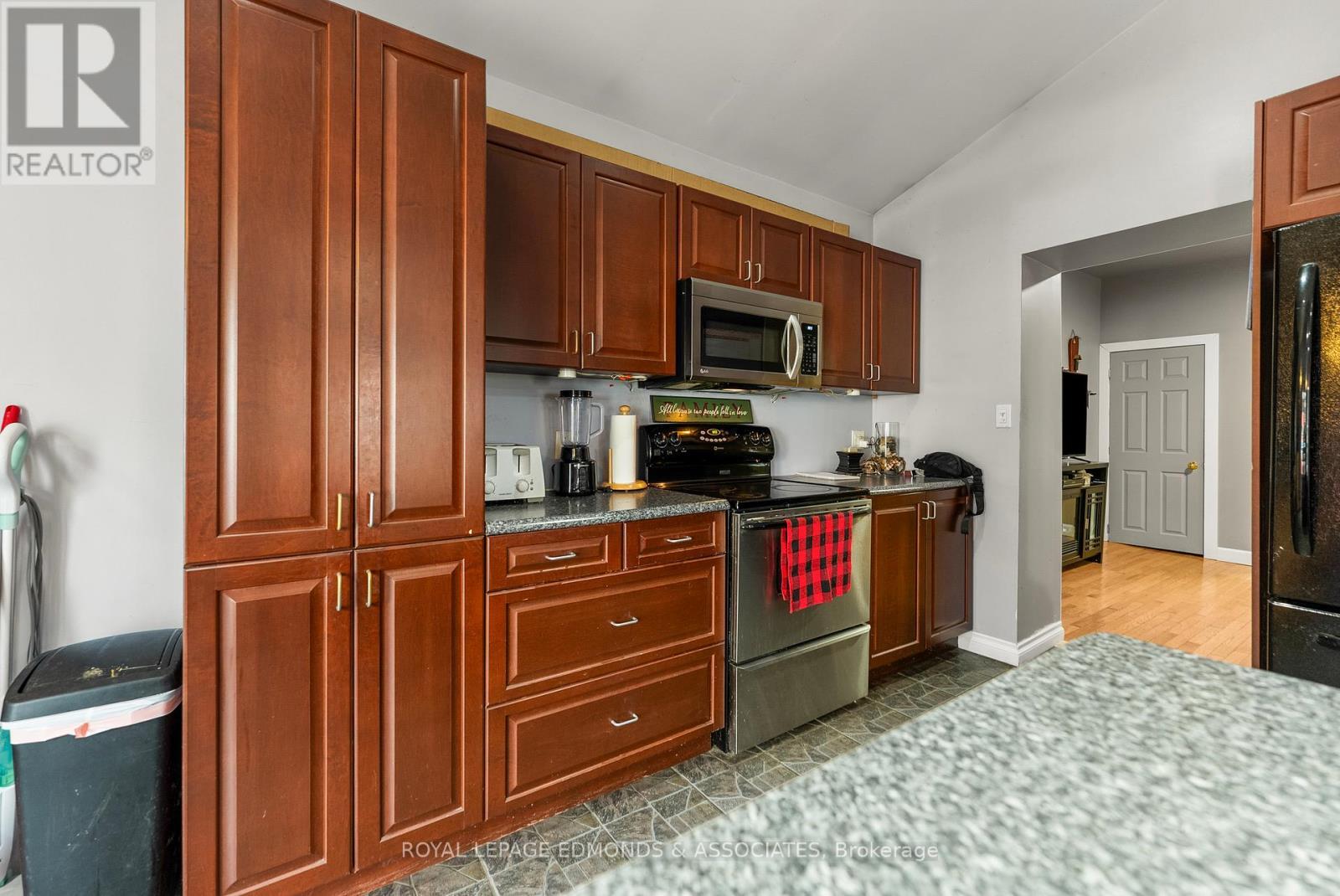 












428 TRAFALGAR ROAD

,
Pembroke,




Ontario
K8A5B5

