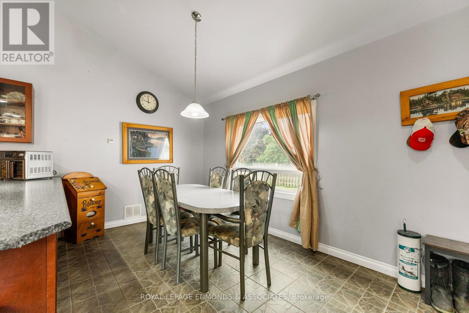 












428 TRAFALGAR ROAD

,
Pembroke,




Ontario
K8A5B5

