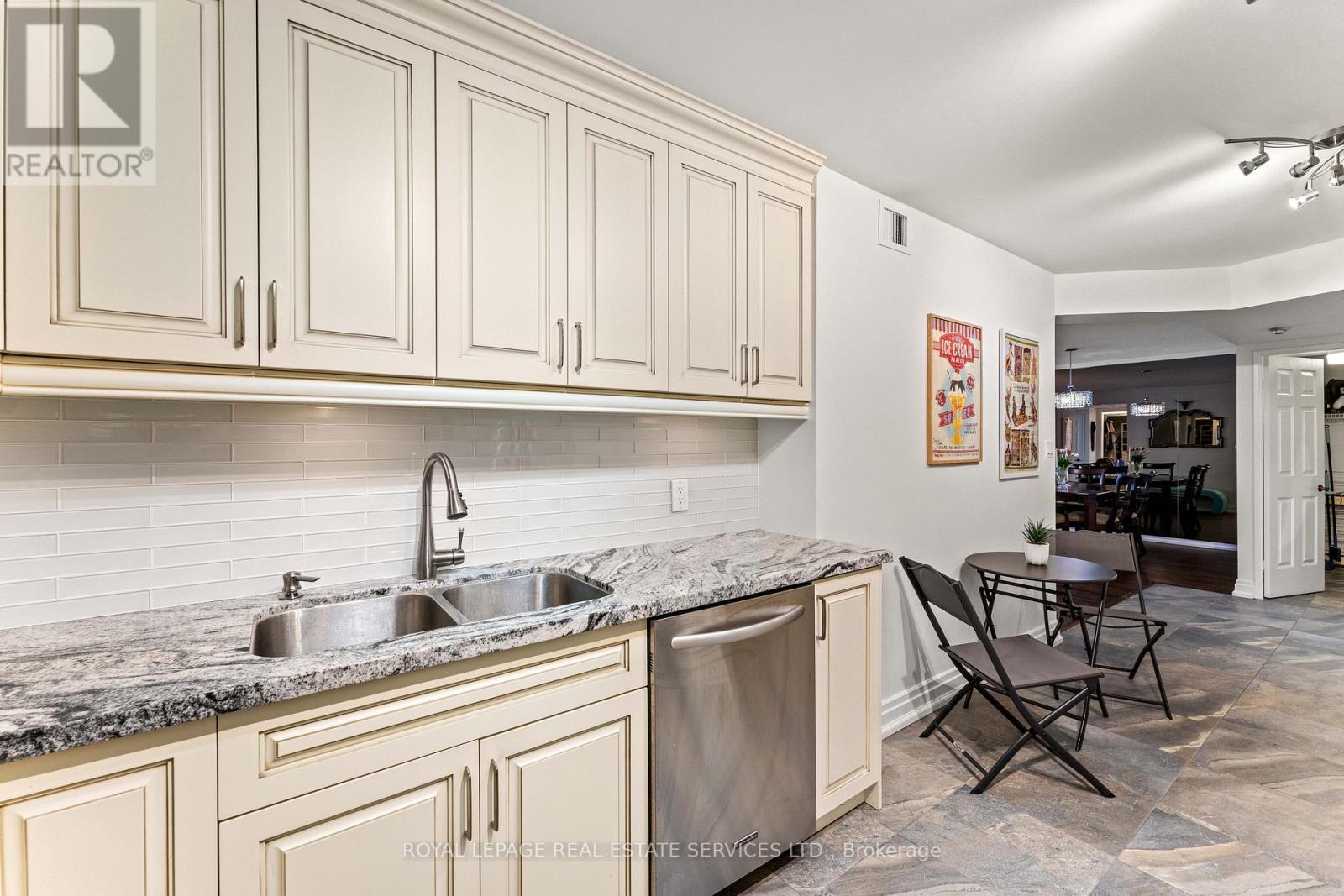 












1711 - 5444 YONGE STREET

,
Toronto,




Ontario
M2N6J4

