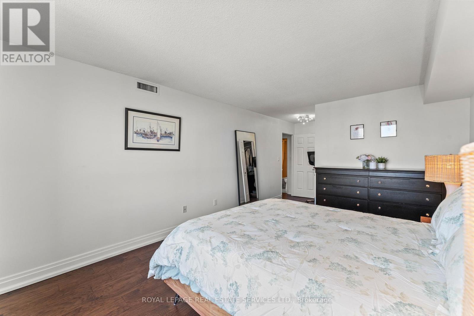 












1711 - 5444 YONGE STREET

,
Toronto,




Ontario
M2N6J4

