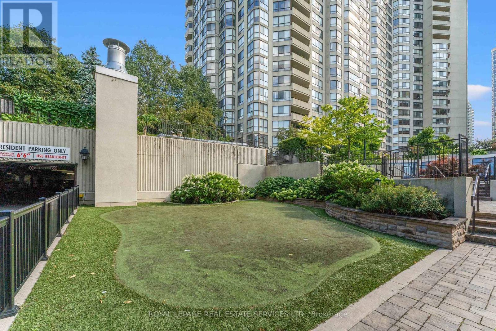 












1711 - 5444 YONGE STREET

,
Toronto,




Ontario
M2N6J4

