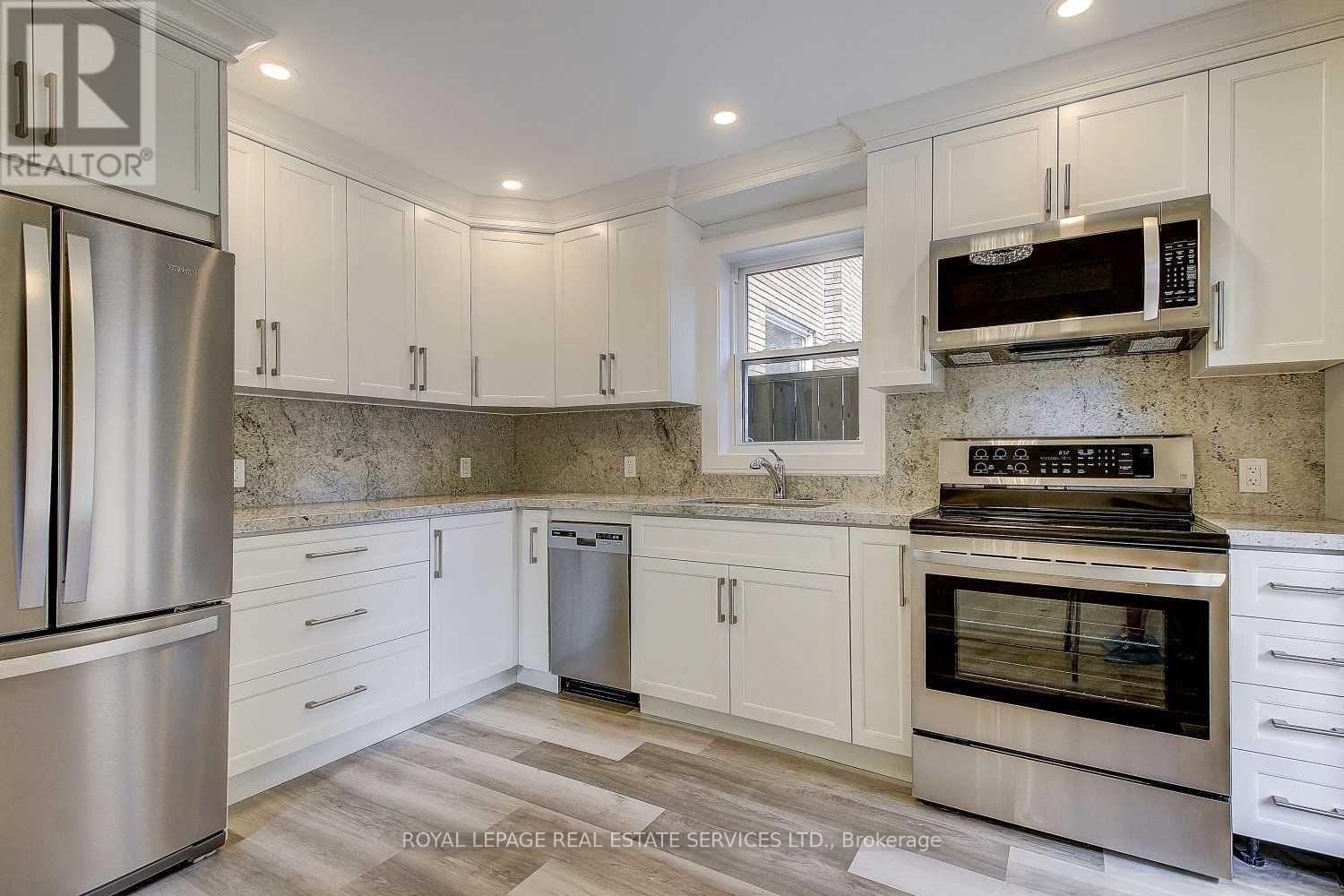 












2 - 50 ARCADIAN CIRCLE

,
Toronto,




Ontario
M8W2Y9

