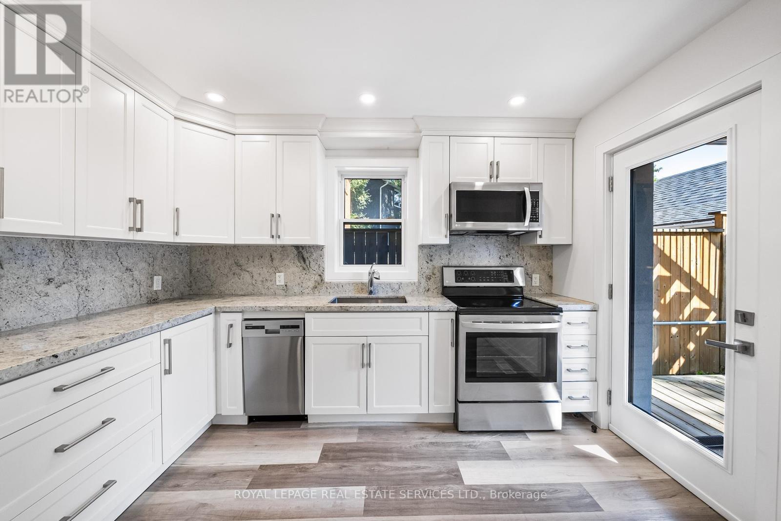 












2 - 50 ARCADIAN CIRCLE

,
Toronto,




Ontario
M8W2Y9

