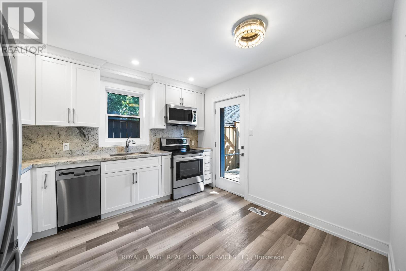 












2 - 50 ARCADIAN CIRCLE

,
Toronto,




Ontario
M8W2Y9

