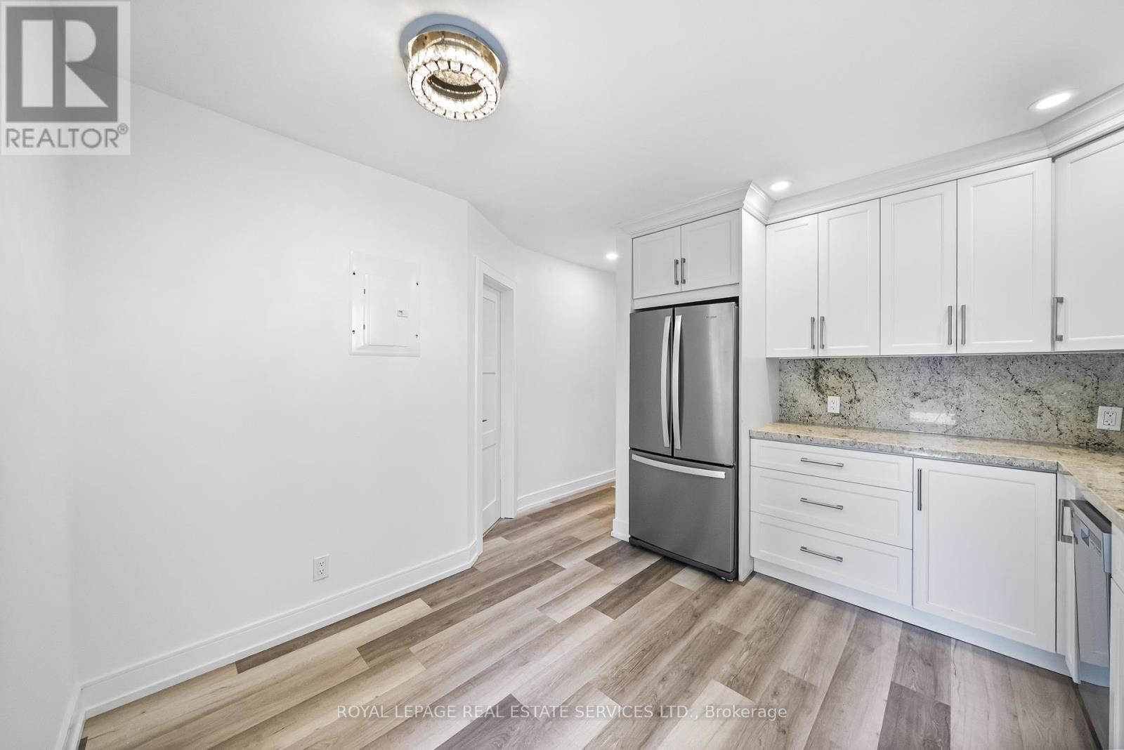 












2 - 50 ARCADIAN CIRCLE

,
Toronto,




Ontario
M8W2Y9

