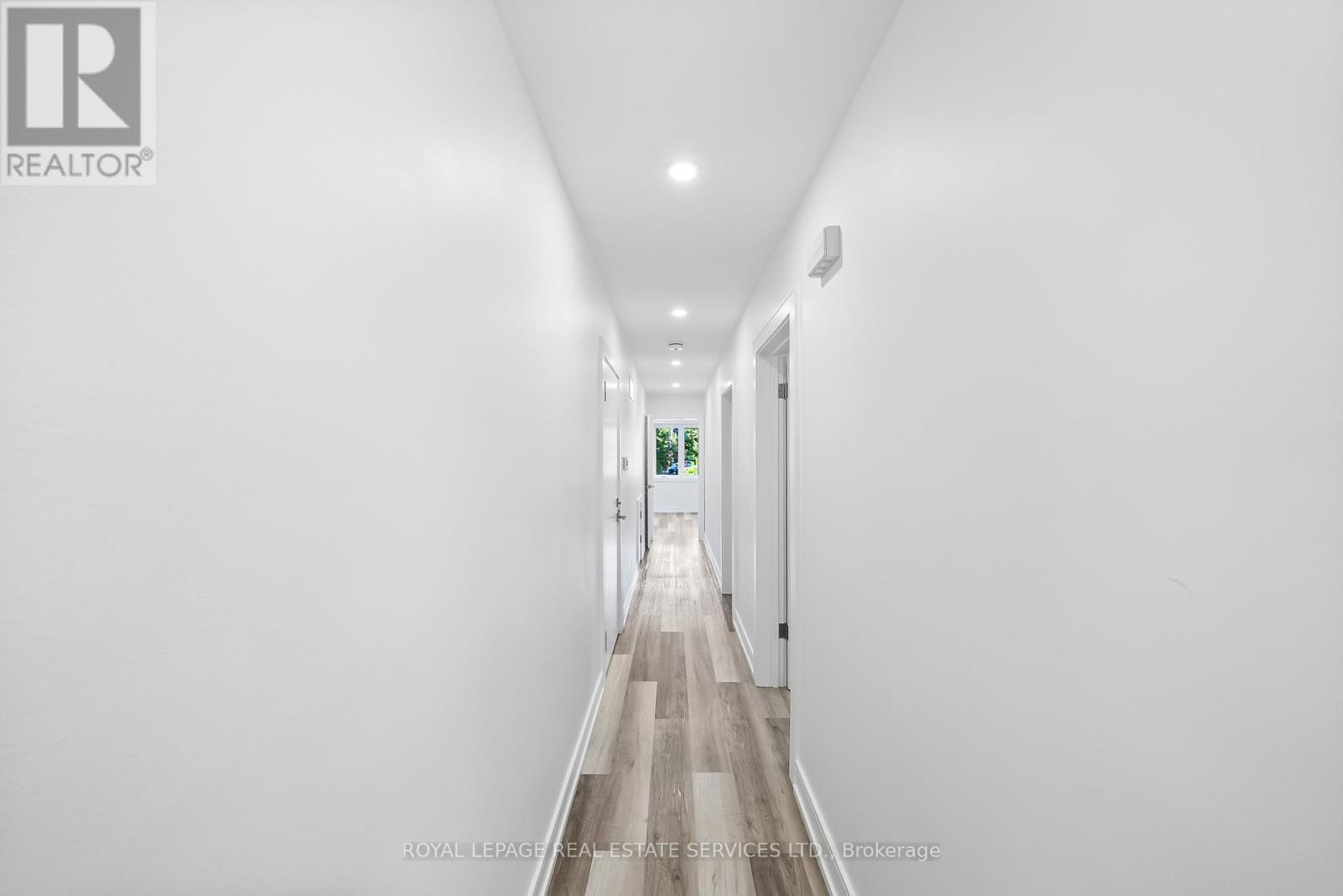 












2 - 50 ARCADIAN CIRCLE

,
Toronto,




Ontario
M8W2Y9

