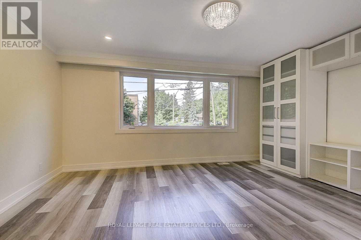 












2 - 50 ARCADIAN CIRCLE

,
Toronto,




Ontario
M8W2Y9

