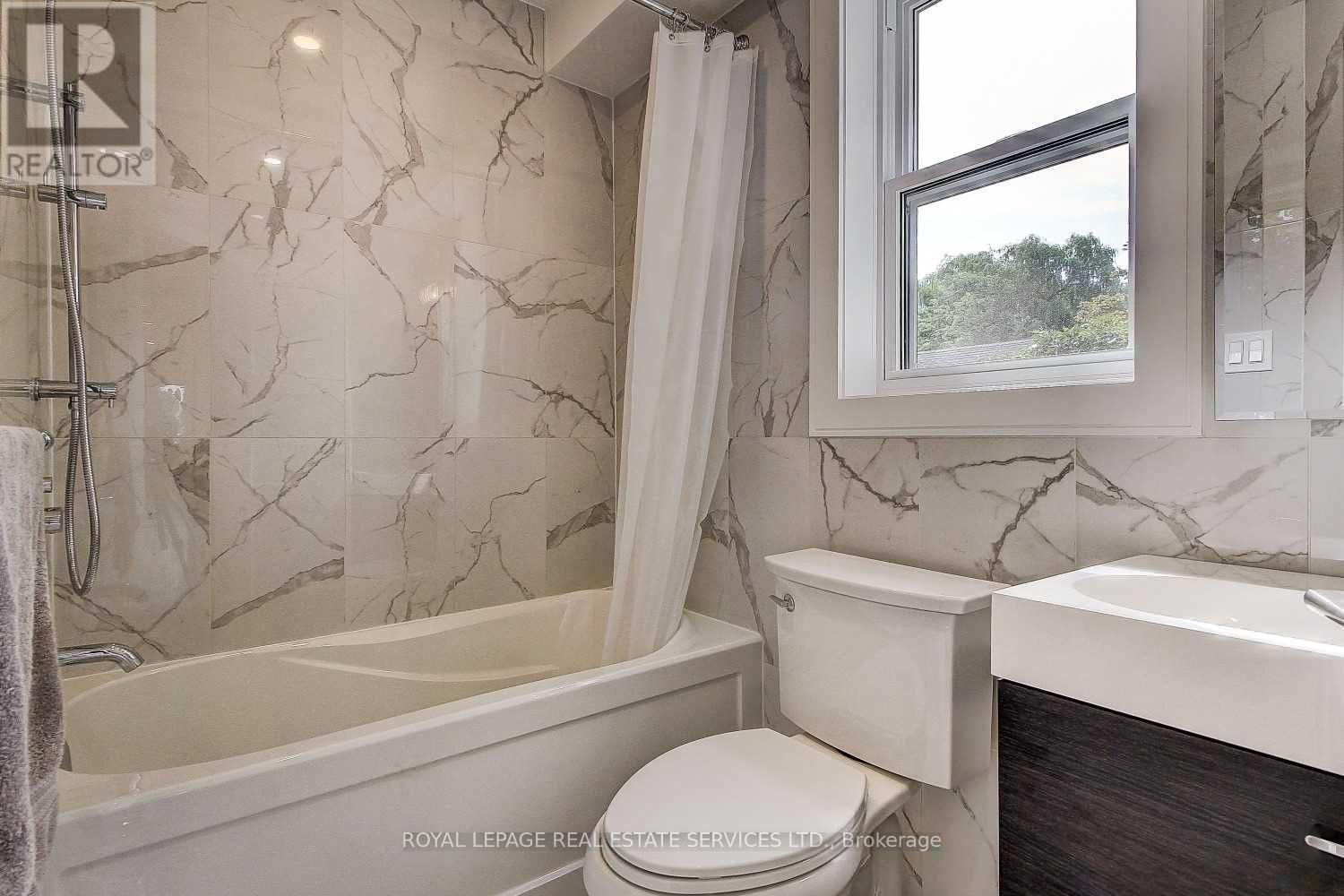 












2 - 50 ARCADIAN CIRCLE

,
Toronto,




Ontario
M8W2Y9

