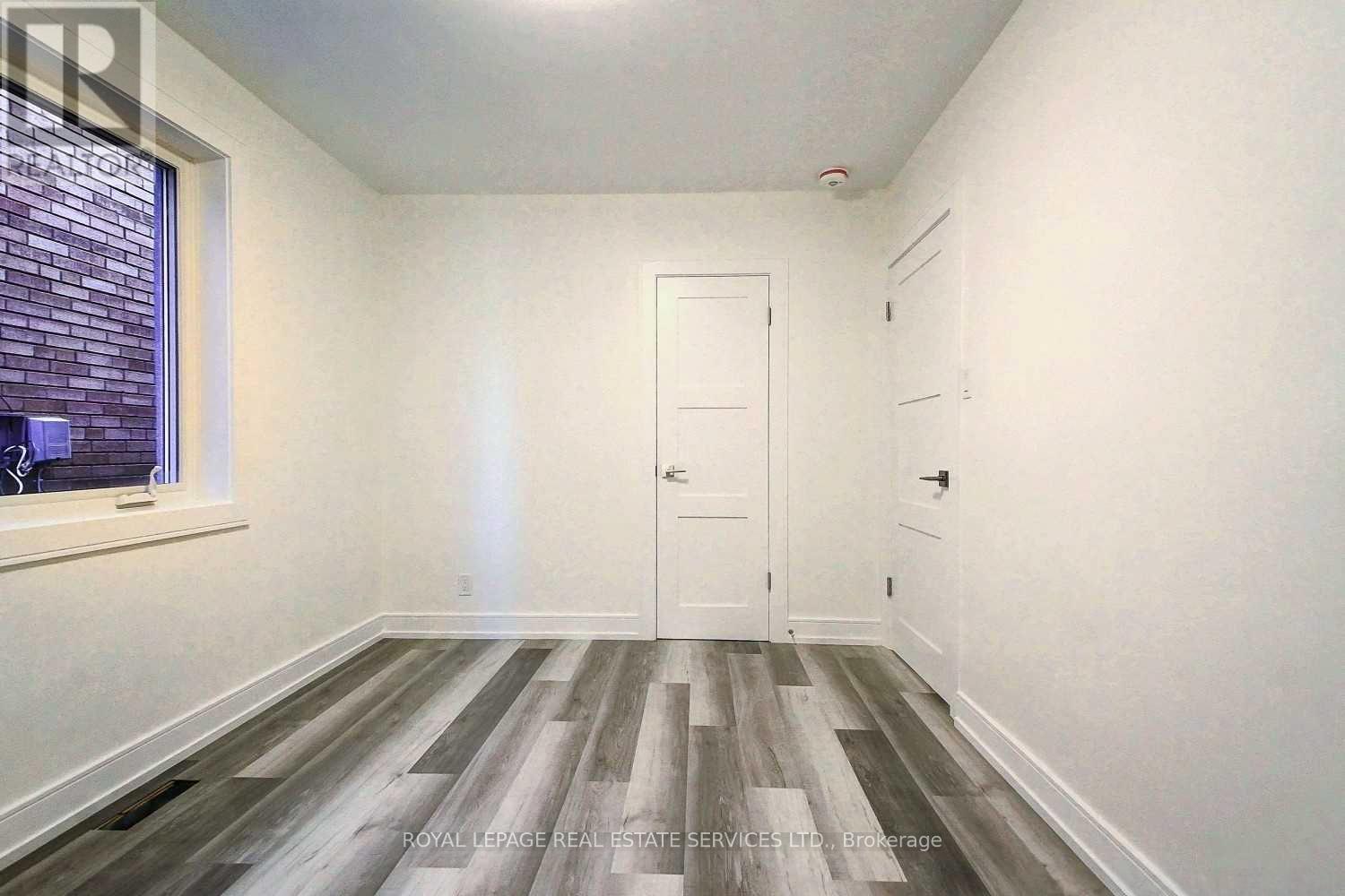 












2 - 50 ARCADIAN CIRCLE

,
Toronto,




Ontario
M8W2Y9

