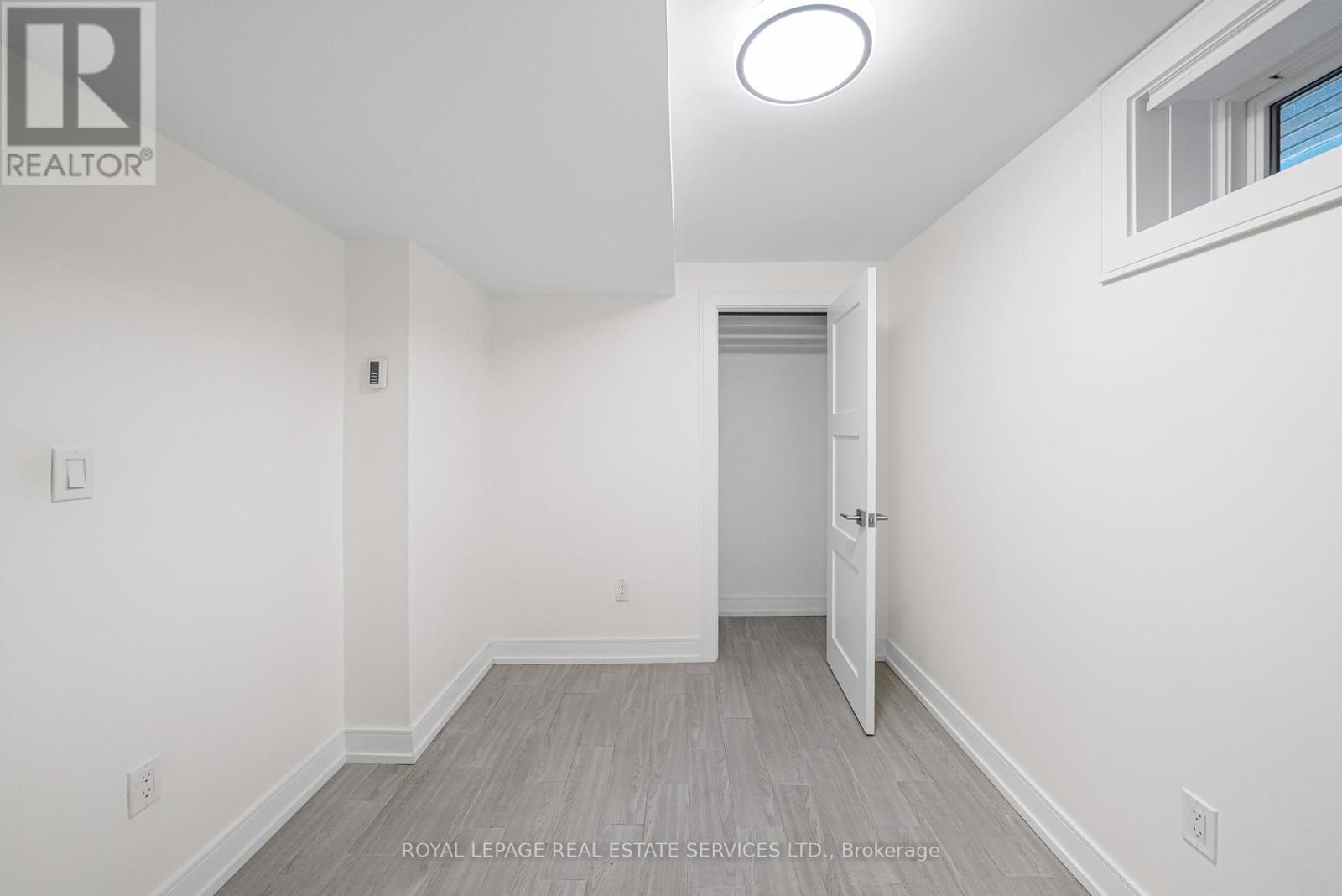 












3 - 50 ARCADIAN CIRCLE

,
Toronto,




Ontario
M8W2Y9

