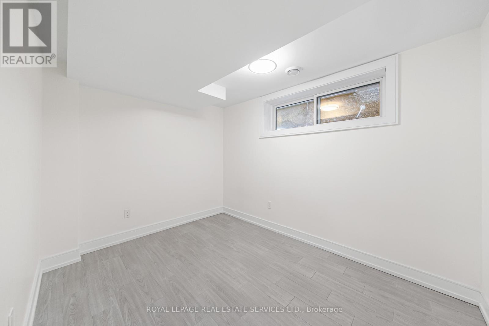 












3 - 50 ARCADIAN CIRCLE

,
Toronto,




Ontario
M8W2Y9

