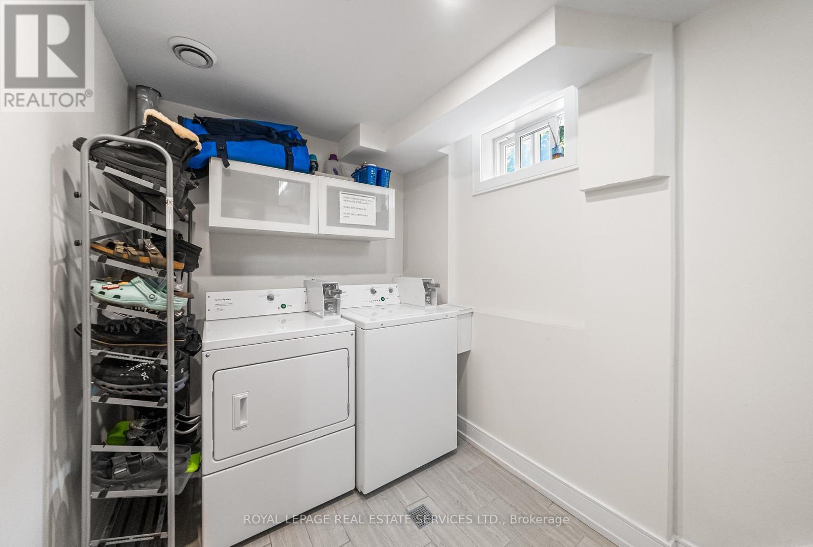 












3 - 50 ARCADIAN CIRCLE

,
Toronto,




Ontario
M8W2Y9

