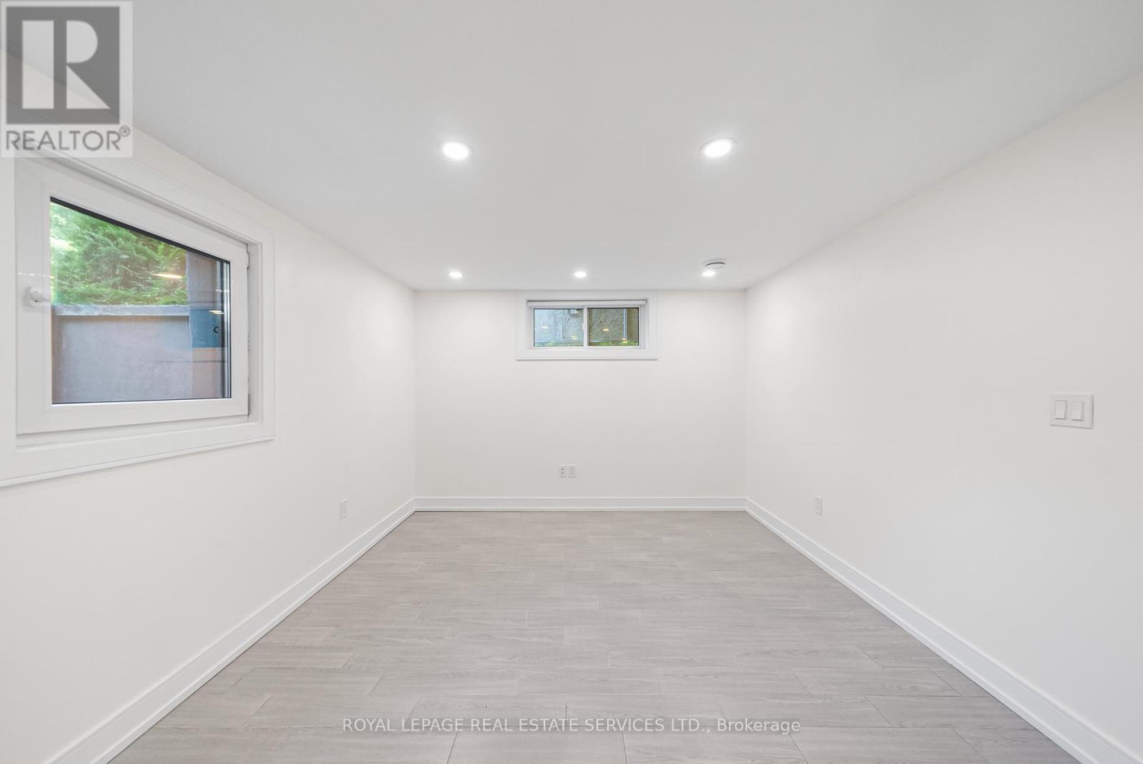 












3 - 50 ARCADIAN CIRCLE

,
Toronto,




Ontario
M8W2Y9


