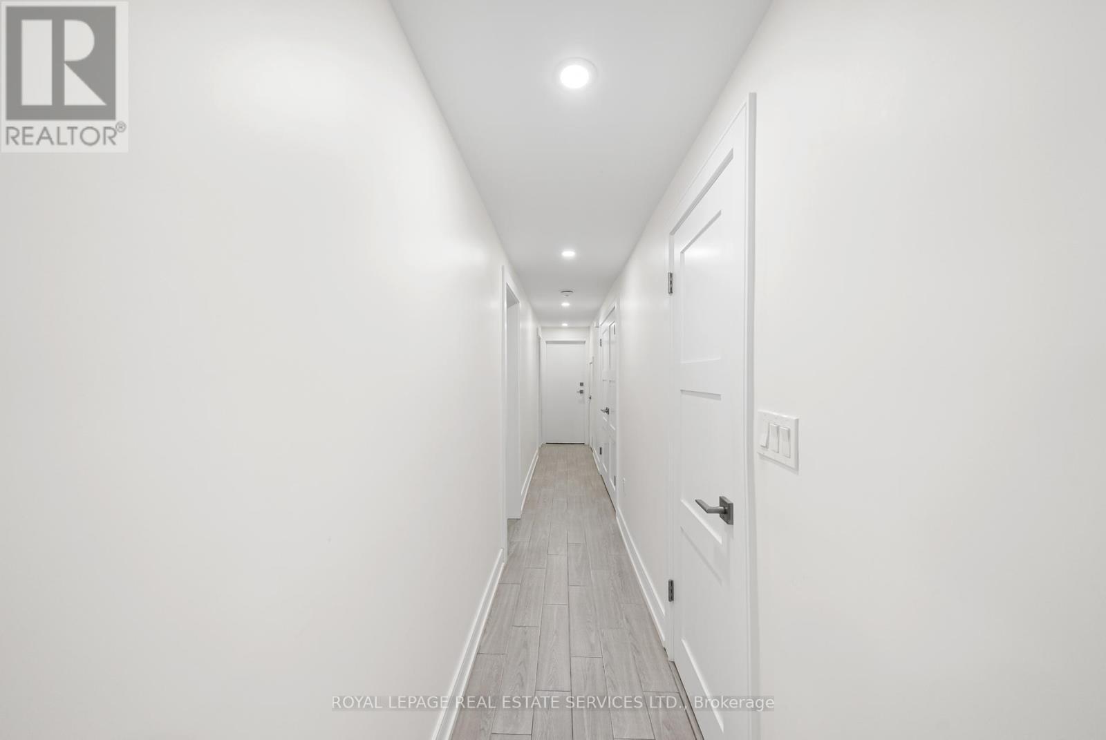 












3 - 50 ARCADIAN CIRCLE

,
Toronto,




Ontario
M8W2Y9

