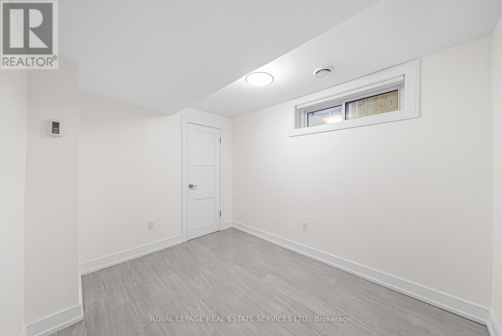 












3 - 50 ARCADIAN CIRCLE

,
Toronto,




Ontario
M8W2Y9

