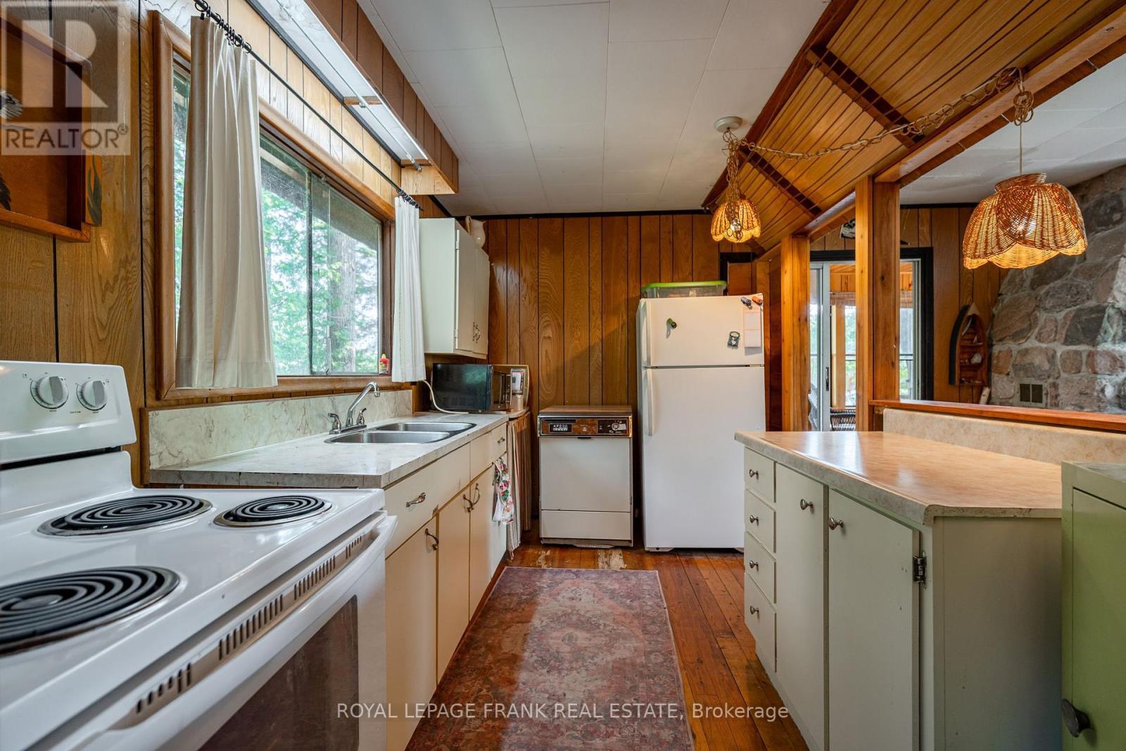 












428 & 430 ISLAND 7 STONEY LAKE

,
Douro-Dummer,




Ontario
K0L2H0

