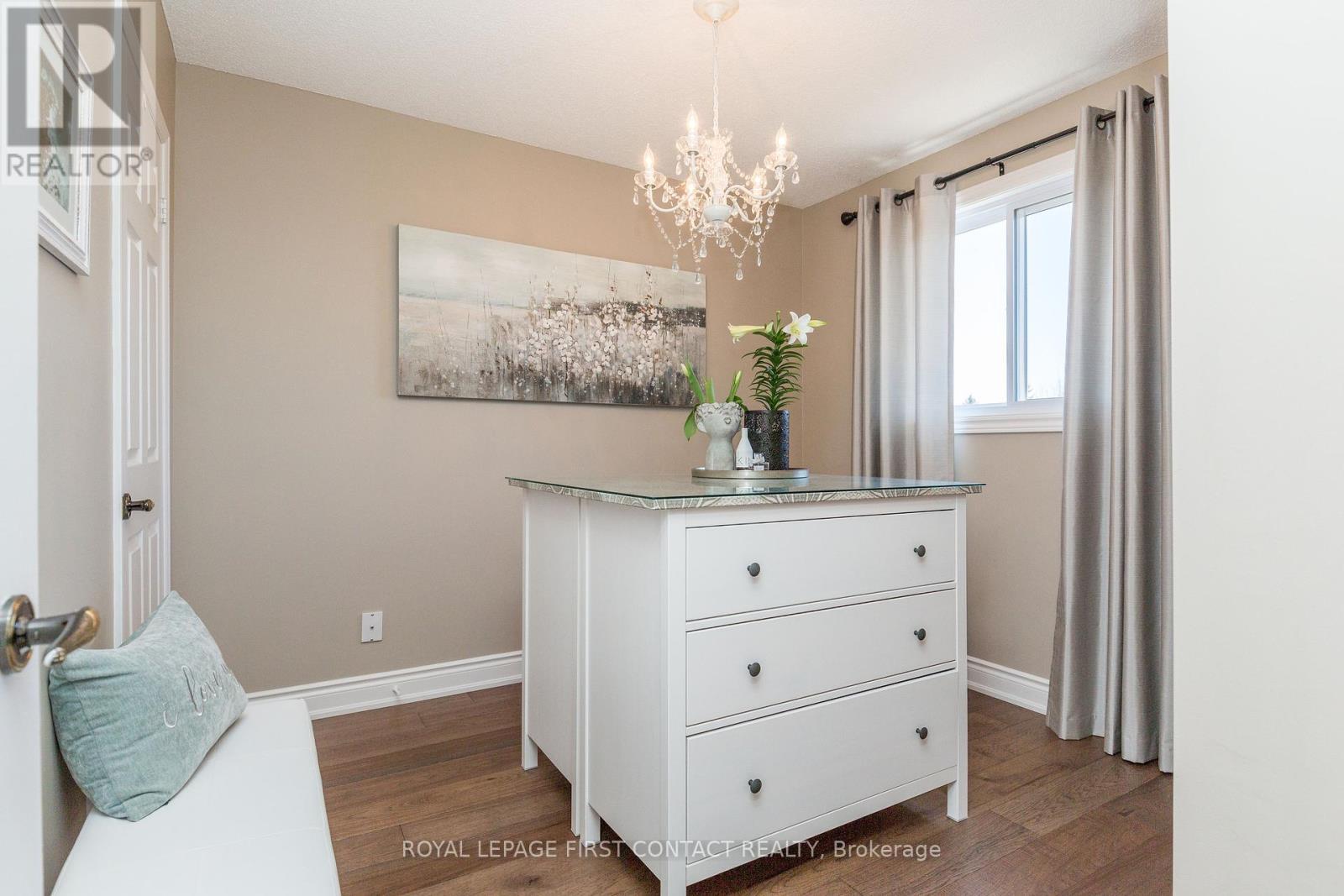 












11 HERITAGE ROAD

,
Innisfil,




Ontario
L0L1L0

