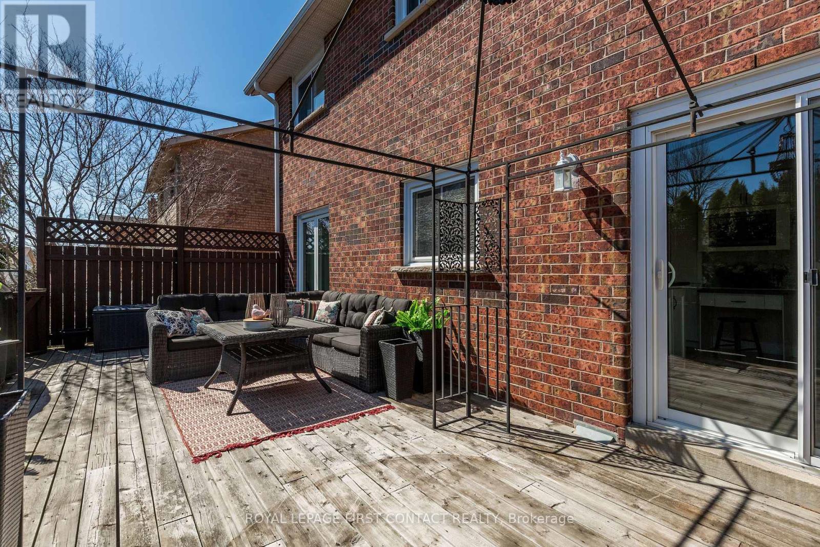 












11 HERITAGE ROAD

,
Innisfil,




Ontario
L0L1L0

