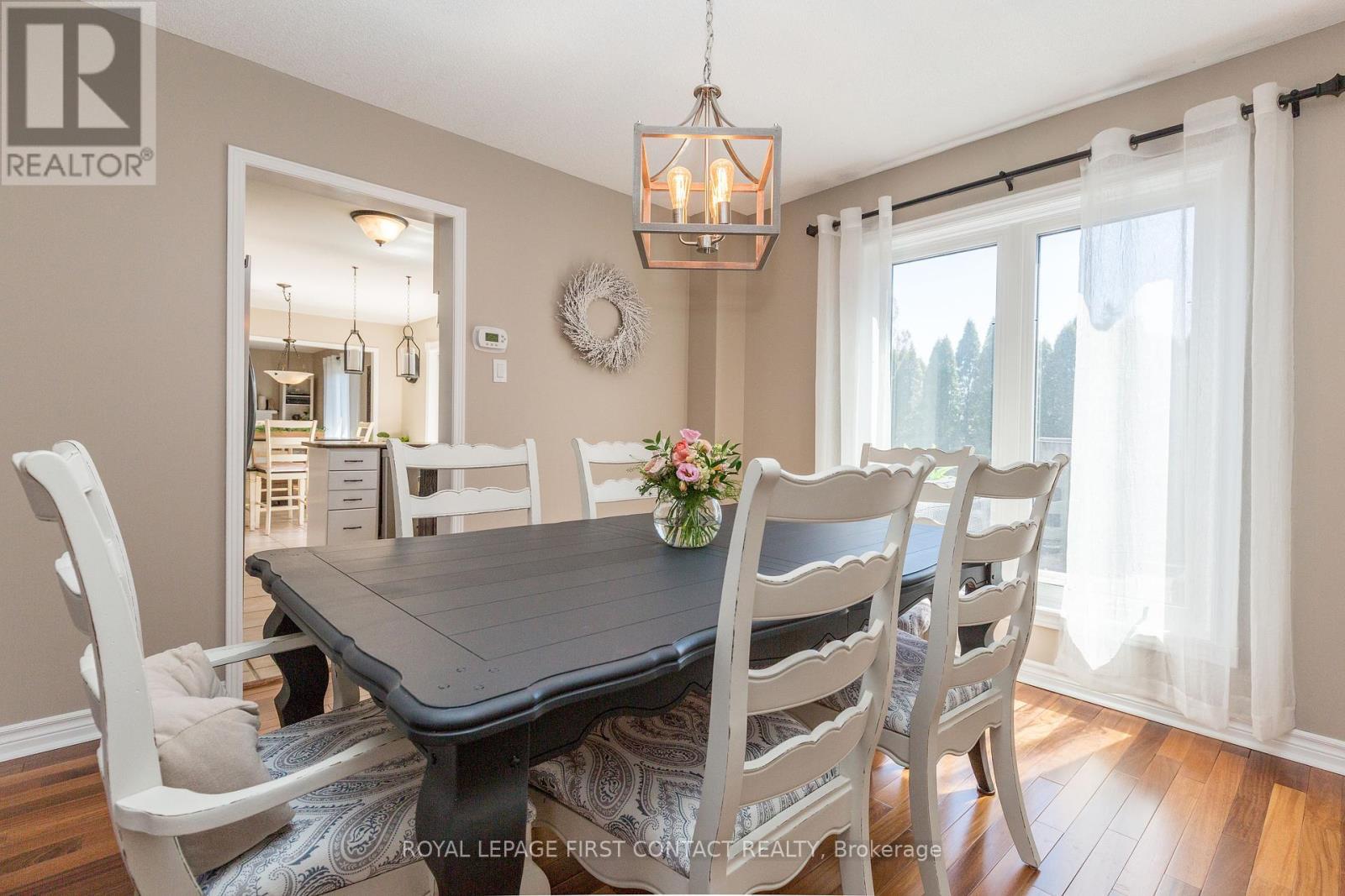 












11 HERITAGE ROAD

,
Innisfil,




Ontario
L0L1L0

