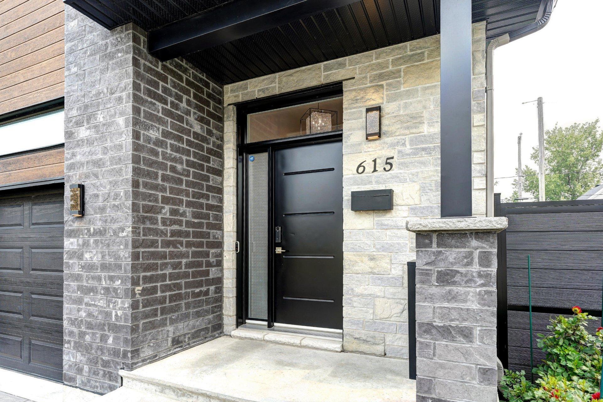 









615


4e Avenue

,
Laval (Fabreville),




QC
H7R4K2


