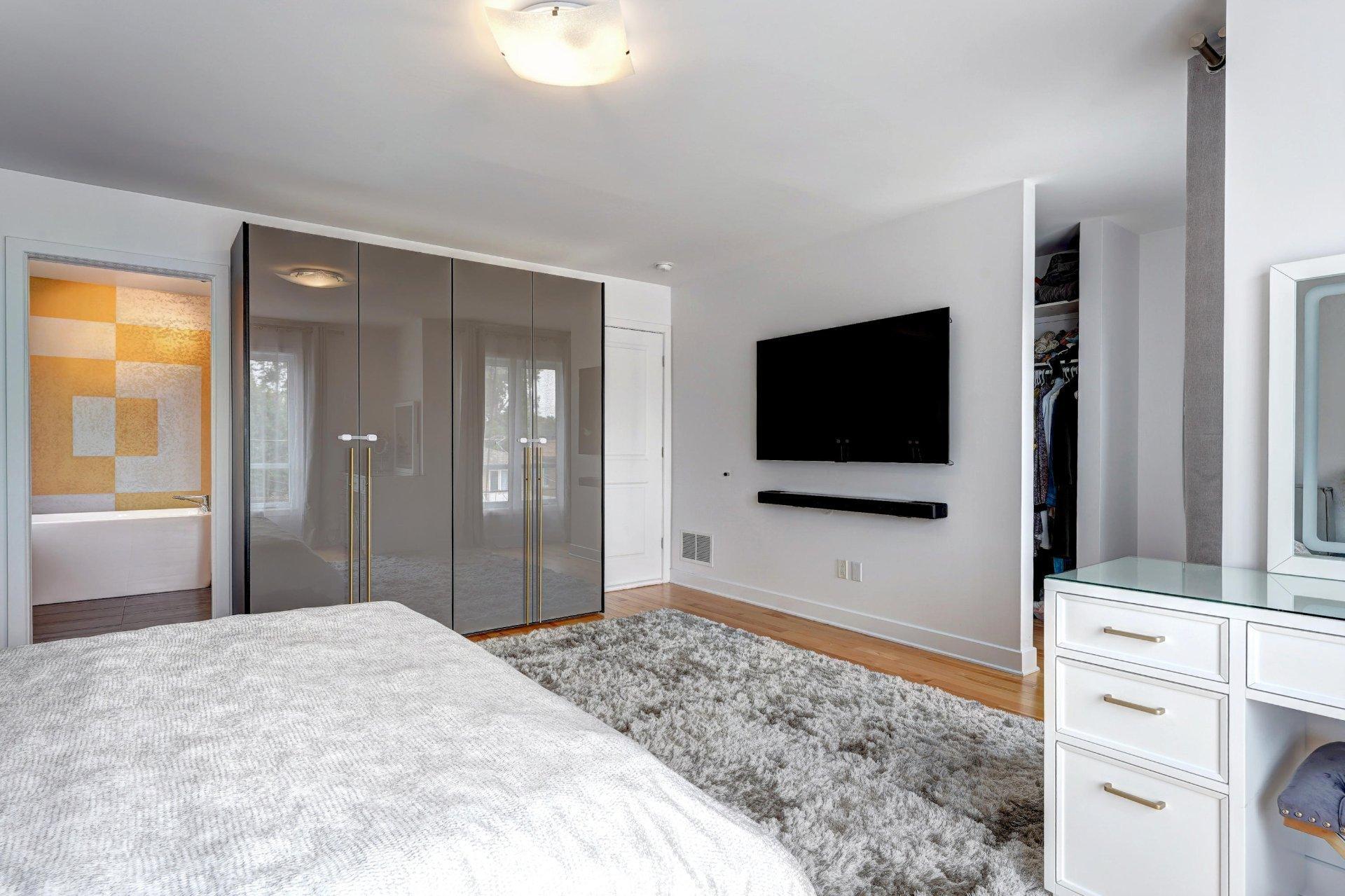 









615


4e Avenue

,
Laval (Fabreville),




QC
H7R4K2

