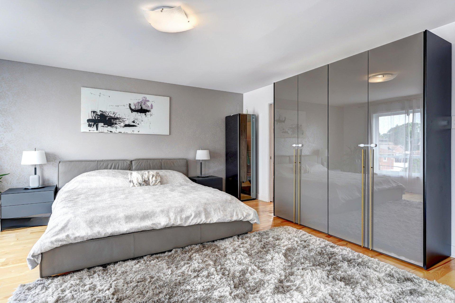 









615


4e Avenue

,
Laval (Fabreville),




QC
H7R4K2

