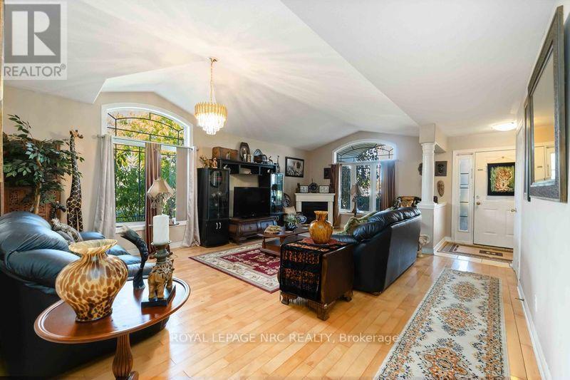 












5349 BEAVER VALLEY WAY

,
Niagara Falls (Ascot),




Ontario
L2H3K4

