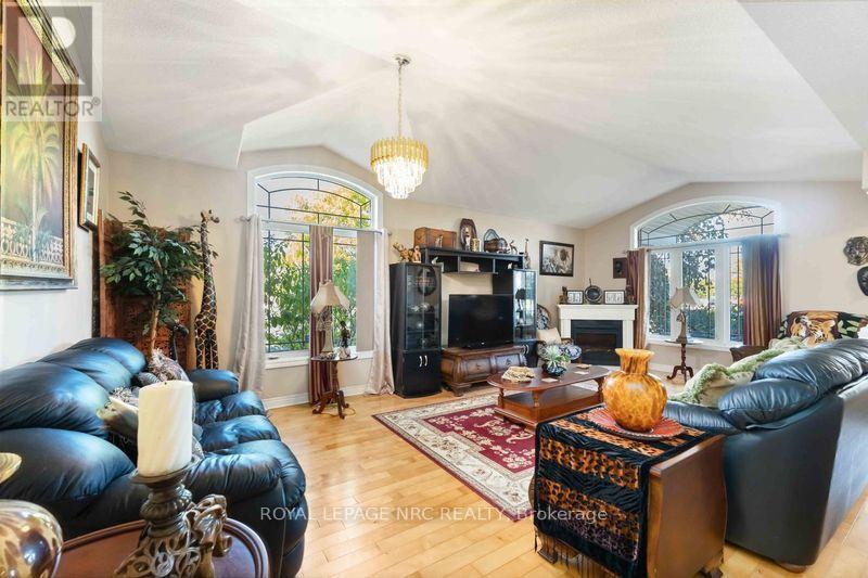 












5349 BEAVER VALLEY WAY

,
Niagara Falls (Ascot),




Ontario
L2H3K4

