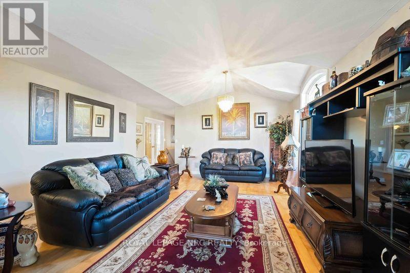 












5349 BEAVER VALLEY WAY

,
Niagara Falls (Ascot),




Ontario
L2H3K4

