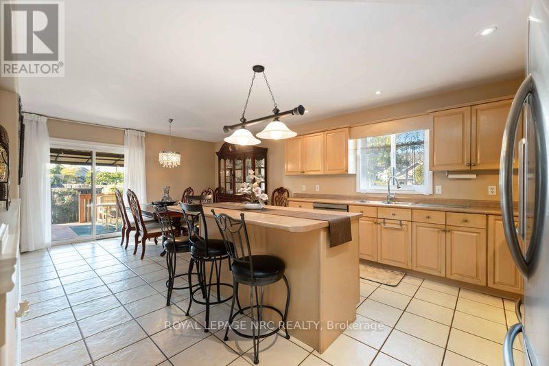 












5349 BEAVER VALLEY WAY

,
Niagara Falls (Ascot),




Ontario
L2H3K4

