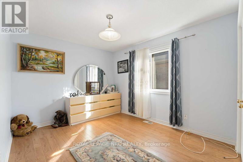 












5349 BEAVER VALLEY WAY

,
Niagara Falls (Ascot),




Ontario
L2H3K4

