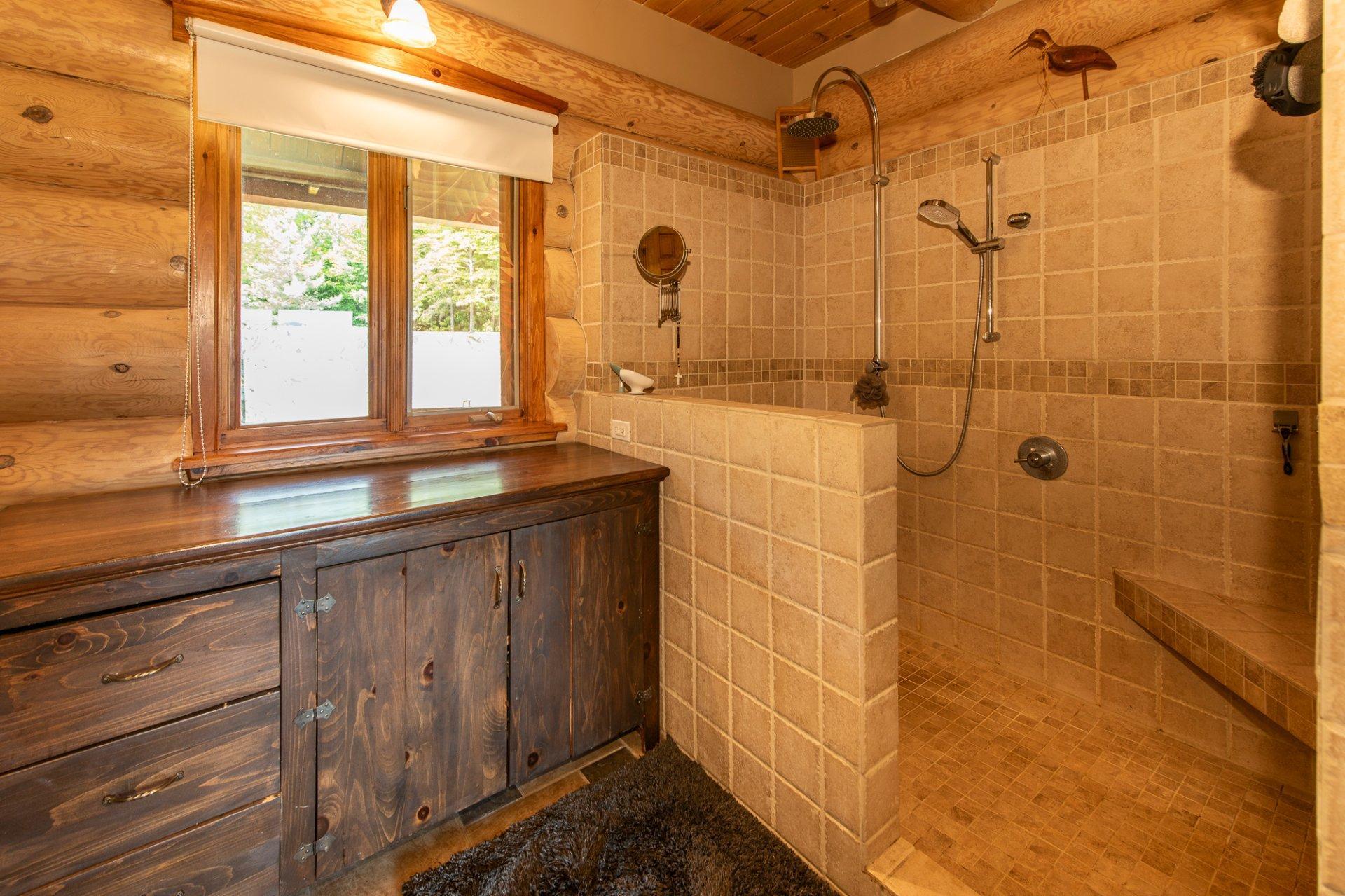 









5Z


Ch. Ledoux

,
Saint-Étienne-de-Bolton,




QC
J0E2E0

