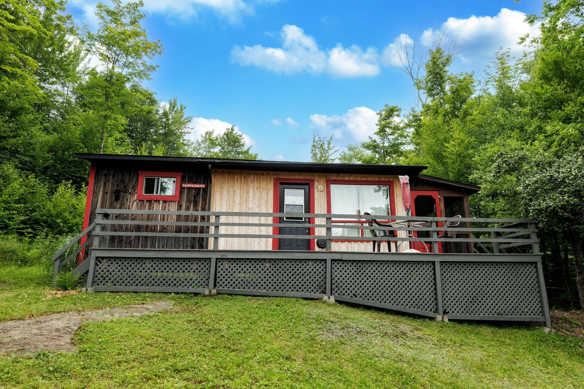 









5Z


Ch. Ledoux

,
Saint-Étienne-de-Bolton,




QC
J0E2E0

