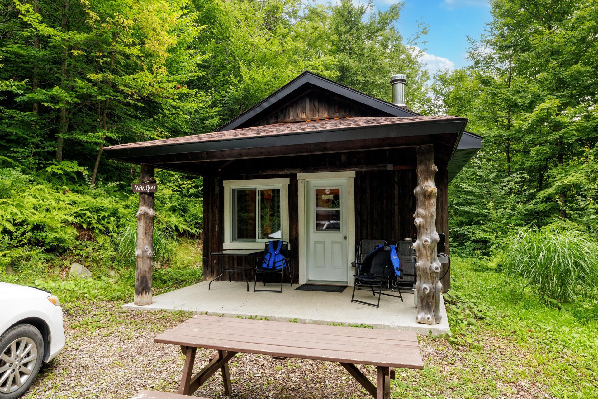 









5Z


Ch. Ledoux

,
Saint-Étienne-de-Bolton,




QC
J0E2E0

