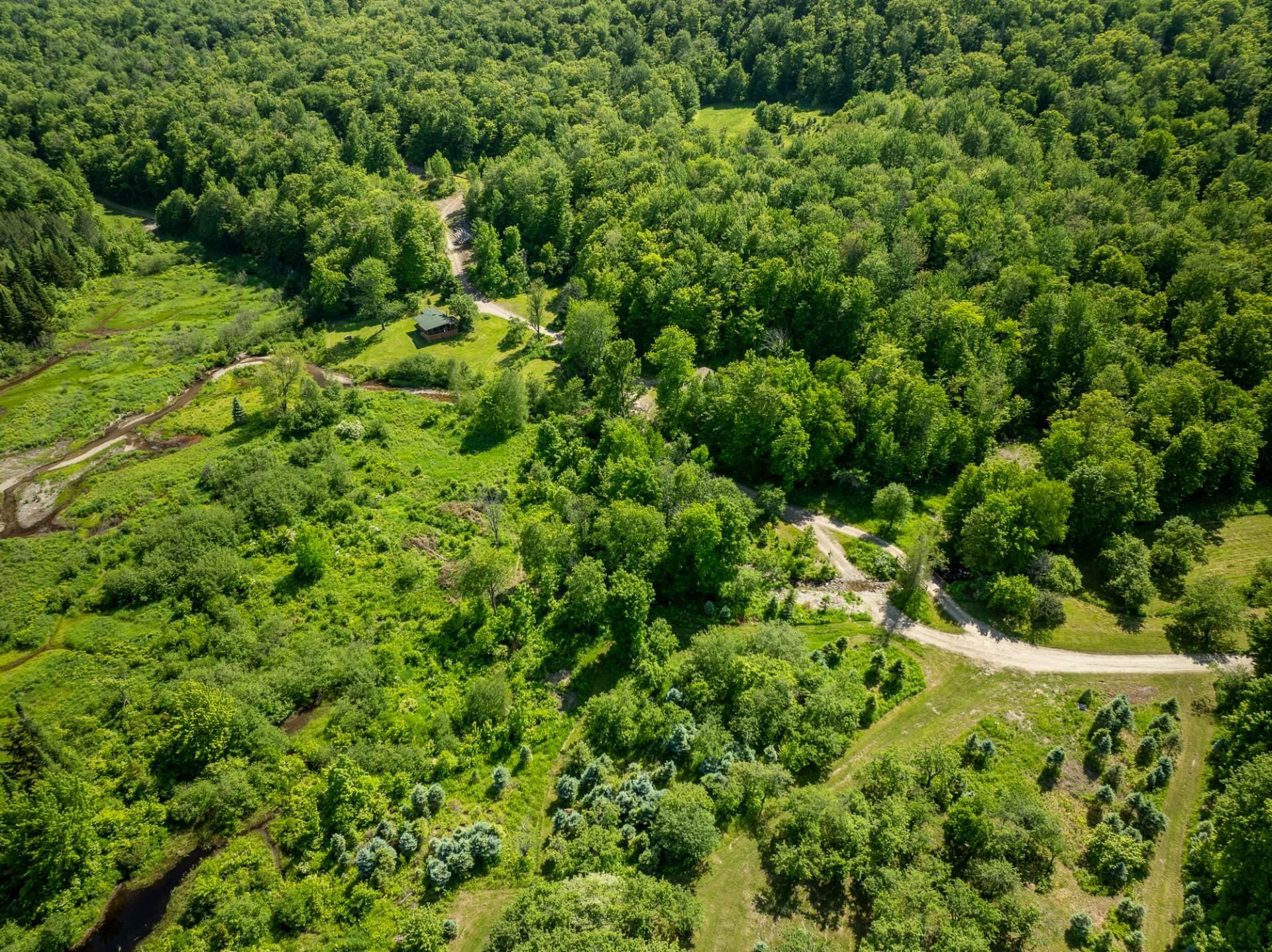 









5B


Ch. Ledoux

,
Saint-Étienne-de-Bolton,







QC
J0E2E0

